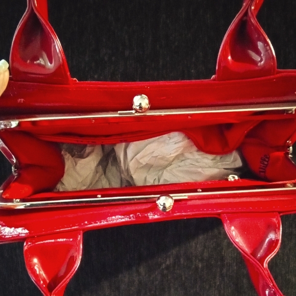 Lux de Ville Red Kisslock Bow Bag - Picture 6 of 14